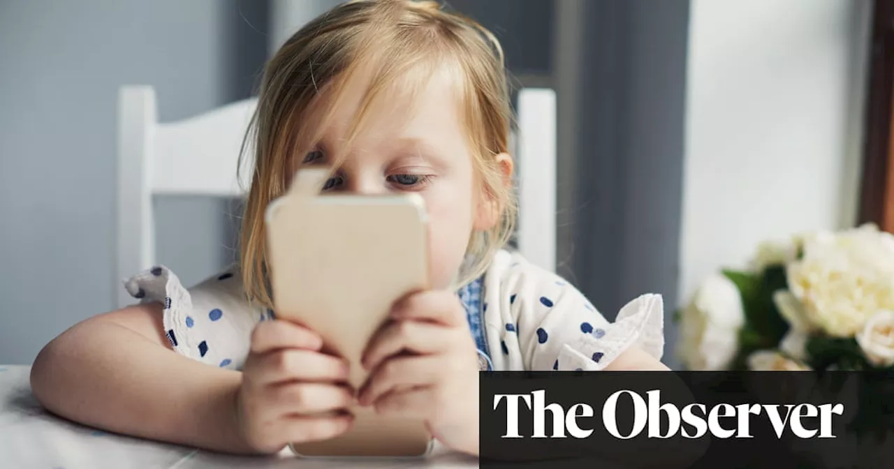 Australia and Spain Take Lead in Tackling Children's Mobile Phone Use