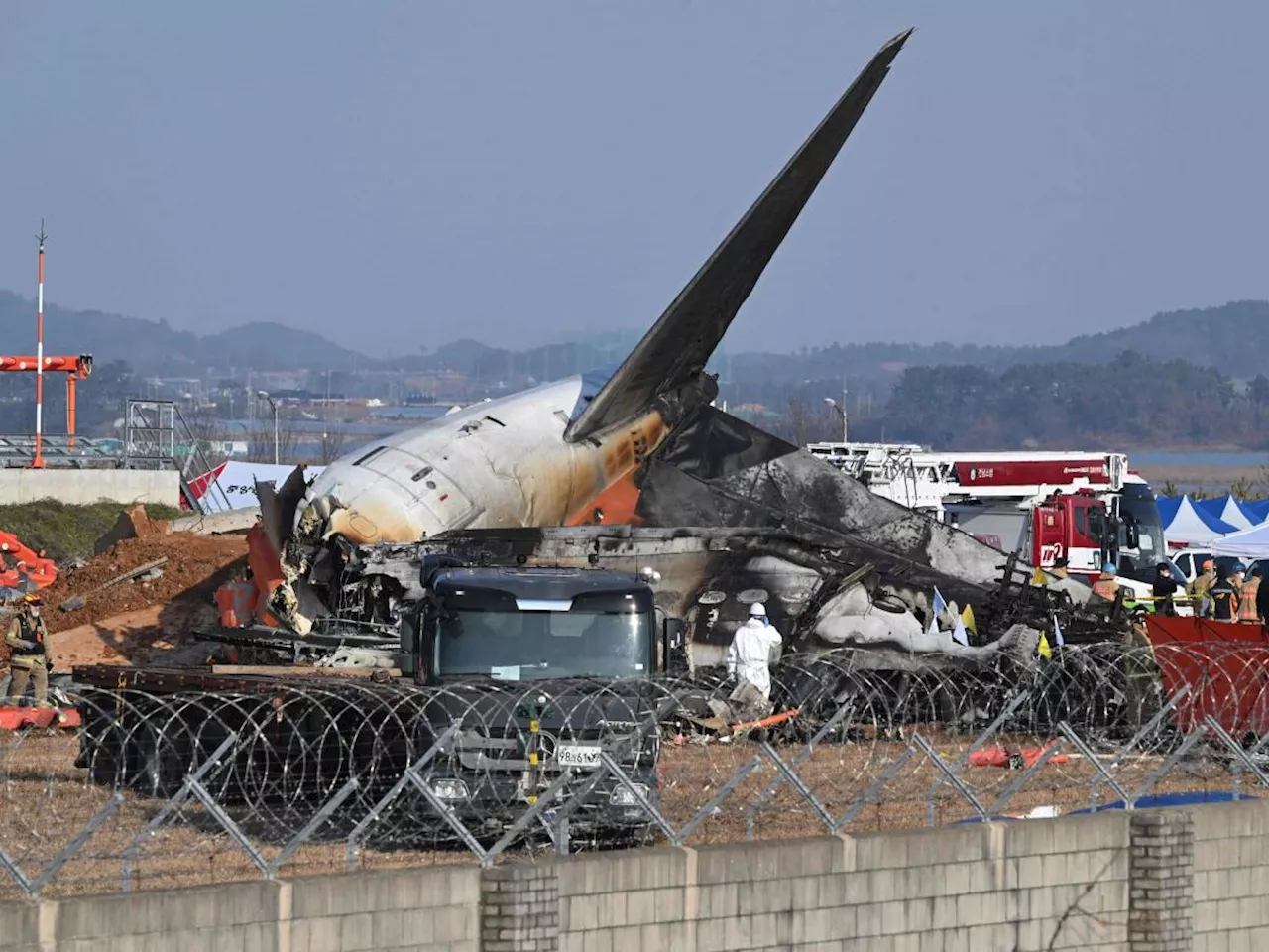 Disastro aereo in Corea del Sud: le indagini si concentrano sul carrello di atterraggio