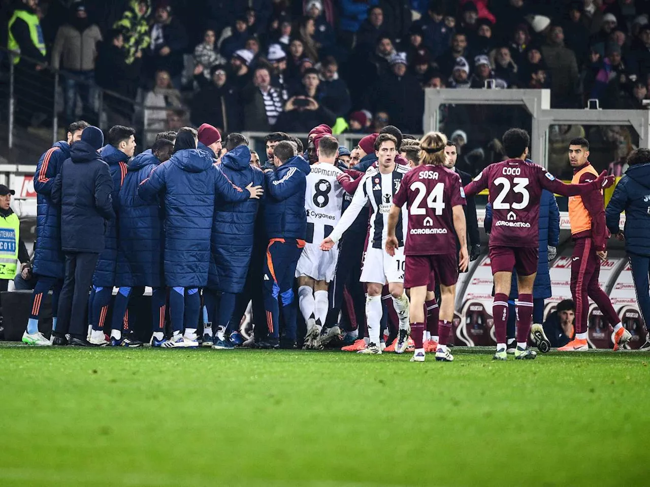 Due perle e nervosismo: le pagelle di Torino-Juventus. Espulsi Motta e Vanoli