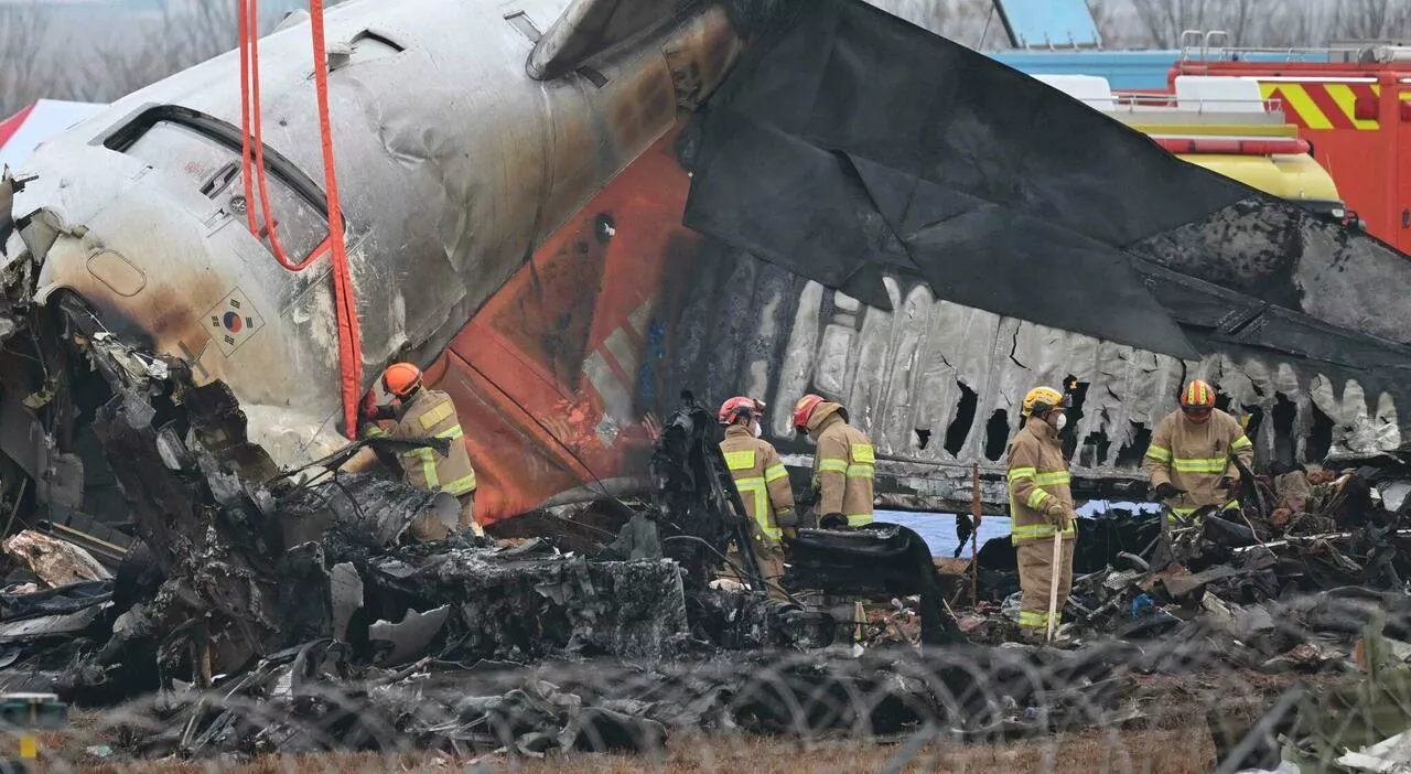 Incidente Aereo in Corea del Sud: Le Scatola Nere Si Sono Svolte Poco Prima dello Schianto
