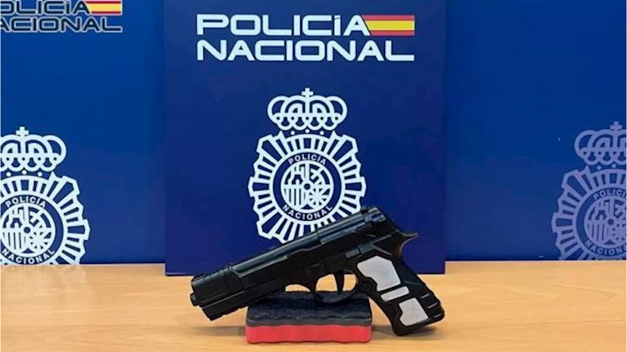 Intentan atracar un supermercado con una pistola simulada en Alicante