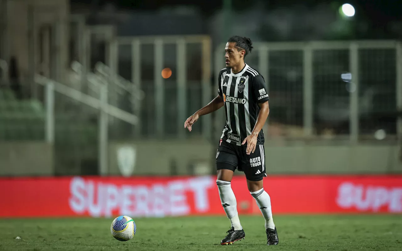 Maurício Lemos chega ao Rio para assinar com o Vasco e revela conversa com Pumita