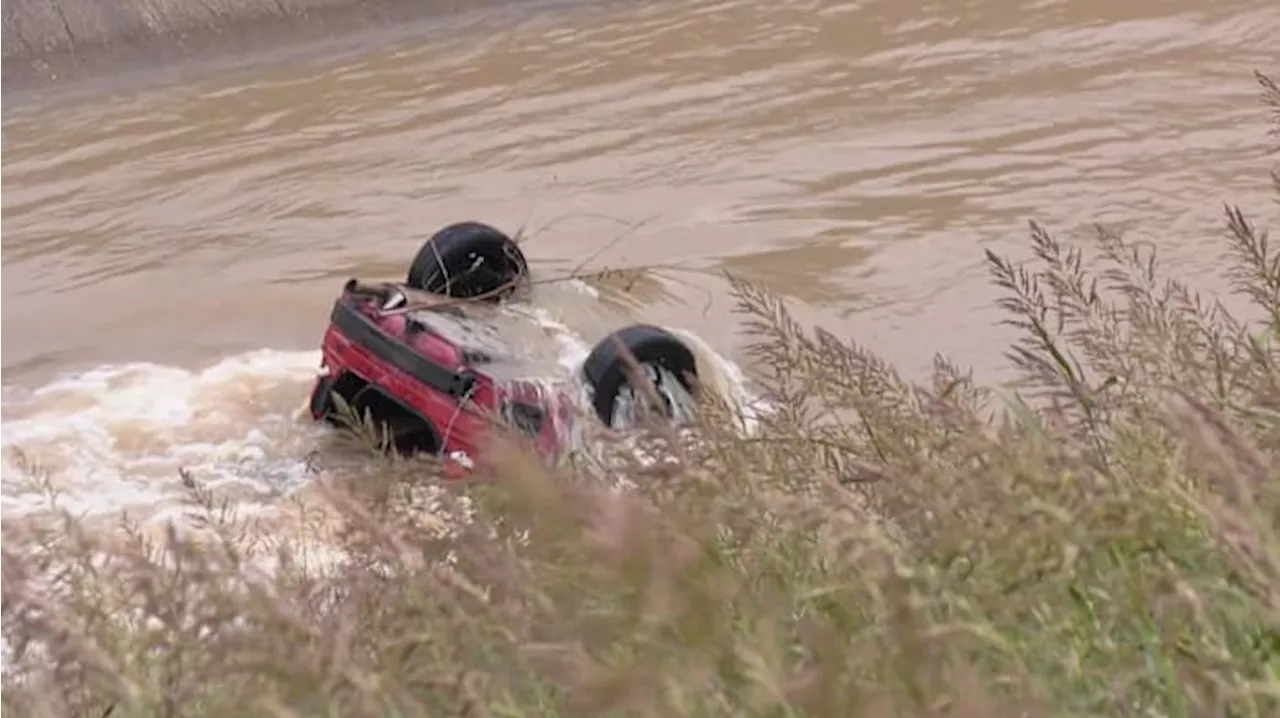 Man’s body pulled from submerged vehicle in Houston’s White Oak Bayou