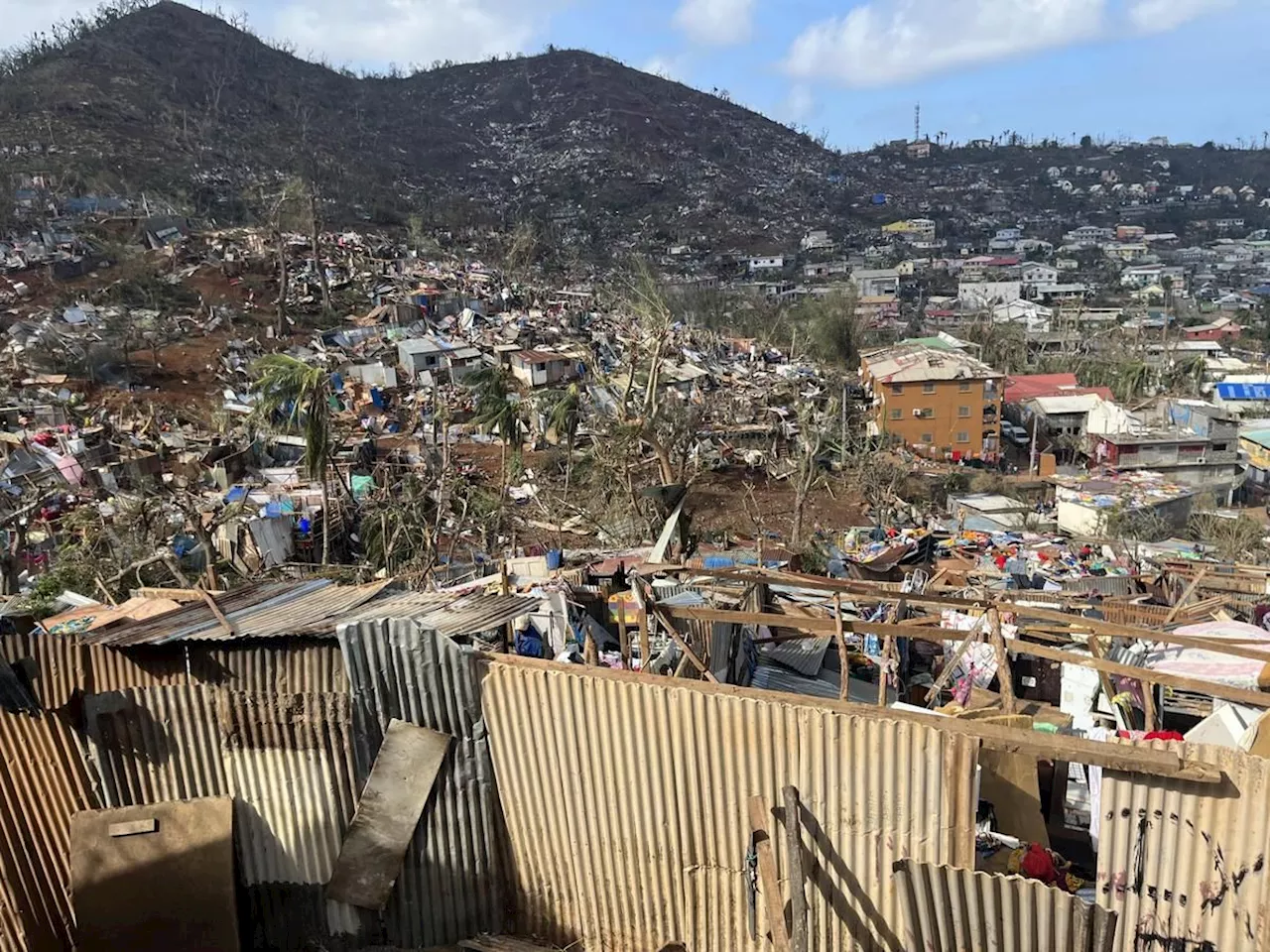 Mayotte placé en alerte orange à l'approche du cyclone Dikeledi