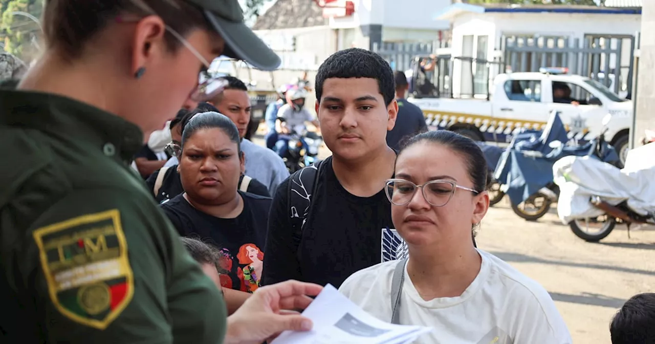 Caen solicitudes de asilo; Comar da más refugio a personas en éxodo