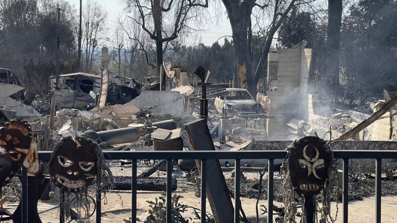 Toche de queda en Los Ángeles tras incendios devastadora