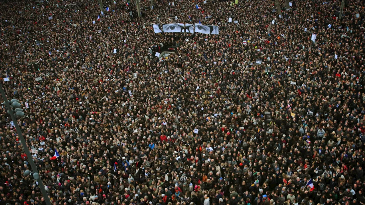 Dix ans après les attentats du 11 janvier, les souvenirs persistants d'une marche silencieuse