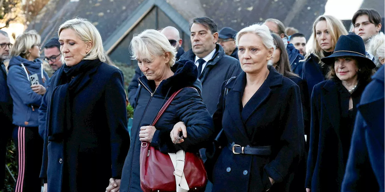 Hommage à Jean-Marie Le Pen : Un cortège politique et familial à la Trinité-sur-Mer