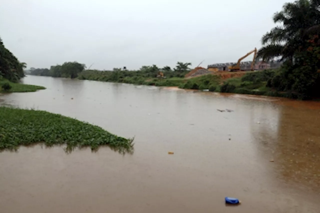 Sewage Discharge Suspected in Sungai Skudai