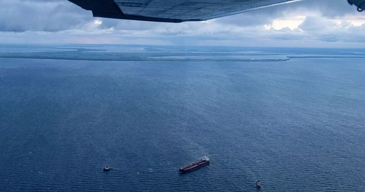 Havarierter Tanker vor Rügen wird Richtung Osten gezogen