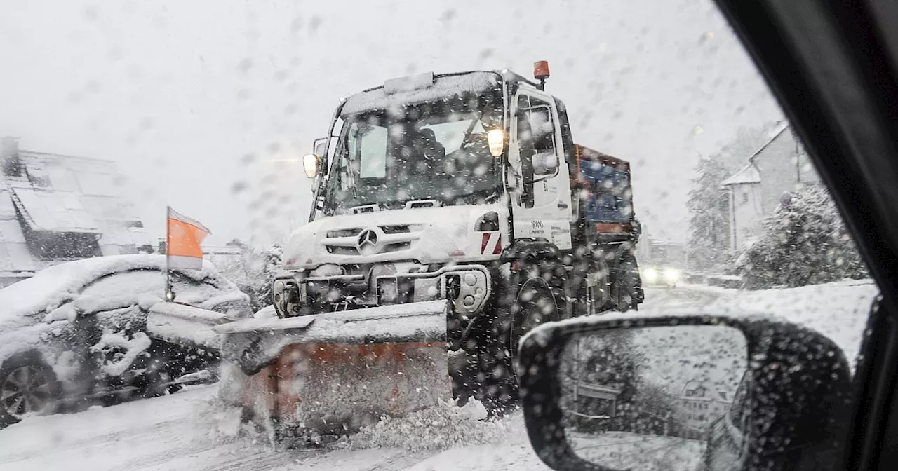 Nach Schneefällen in NRW: Warnung vor herabstürzenden Ästen