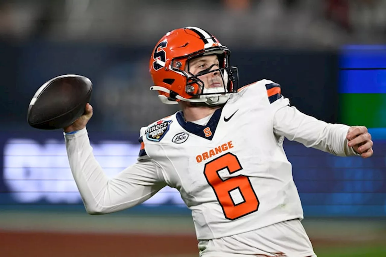 Syracuse Quarterback Garrett Shines in One Season, Declares for NFL Draft