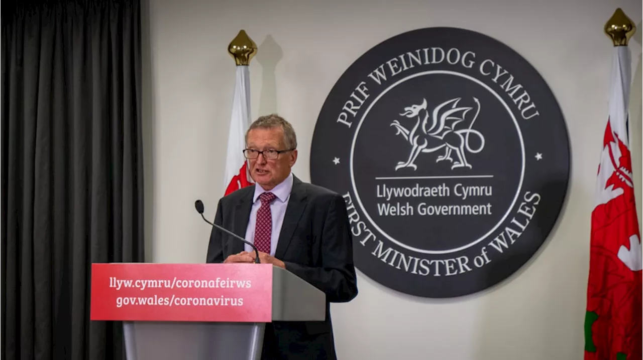 Sir Frank calls time as Chief Medical Officer for Wales after eight years