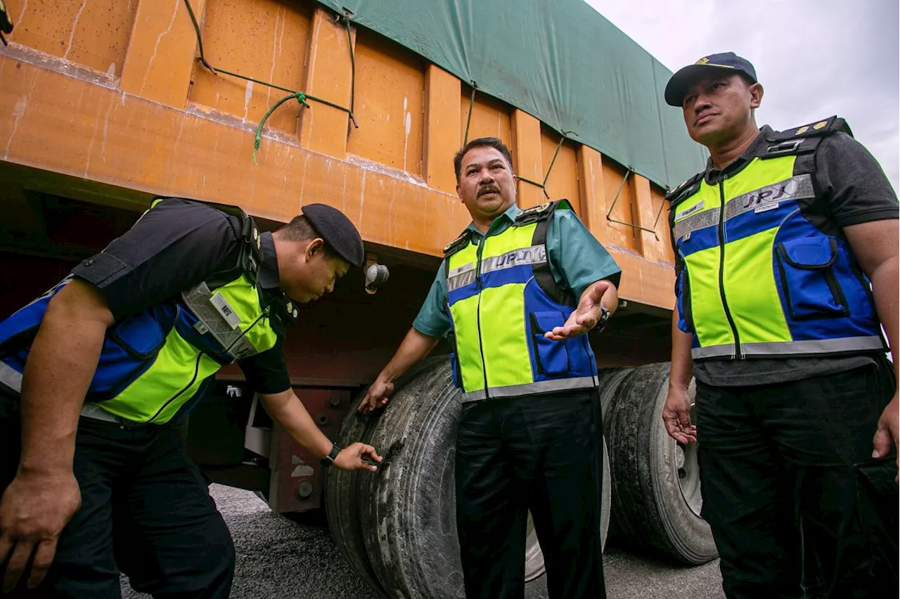 Lorry Operators Threaten Towing Companies to Evade Overloading Checks in Perak