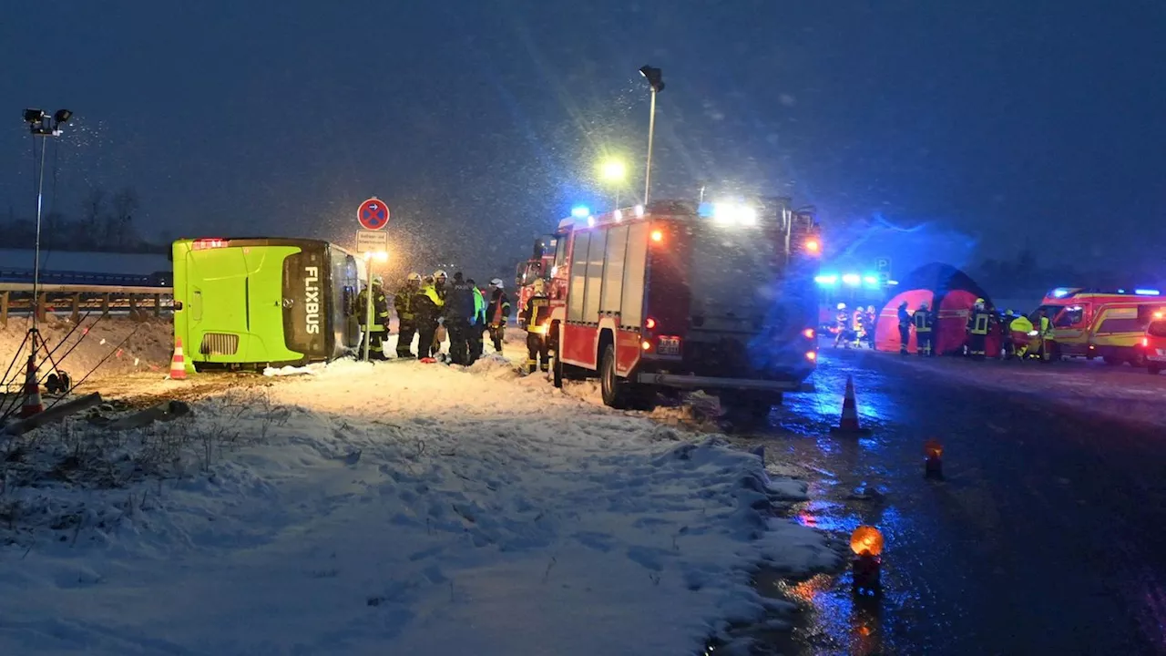 Busunfall: Flixbus zeigt sich betroffen nach schwerem Busunfall auf A11