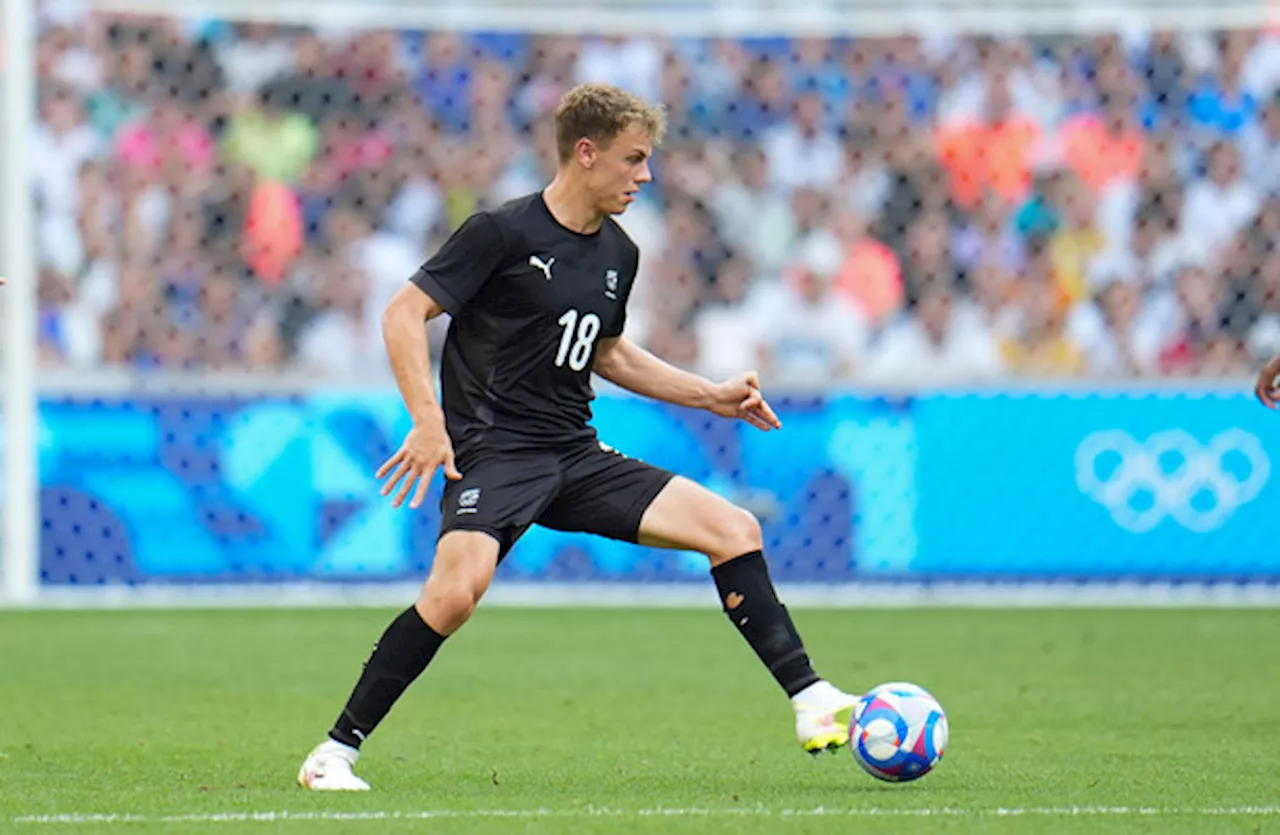 Sligo Rovers Sign New Zealand Winger Oskar van Hattum