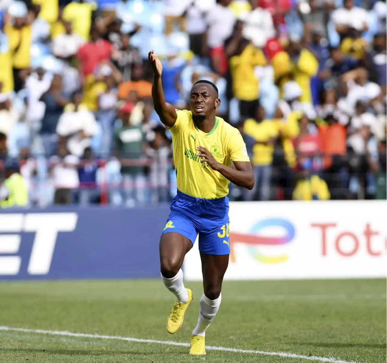 Shalulile's Late Strike Secures Sundowns Win Over Maniema