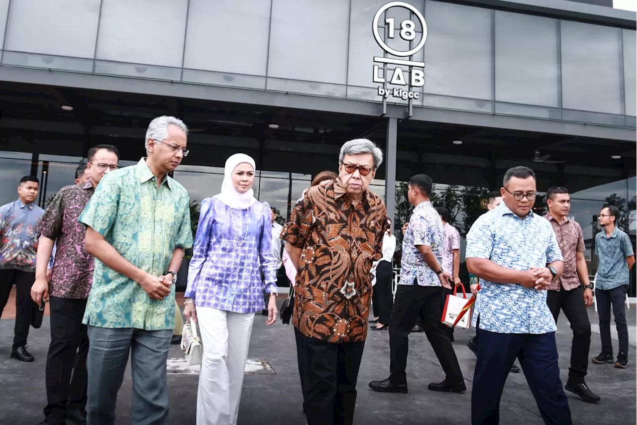 Sultan Sharafuddin Idris Shah Opens Elmina Lakeside Mall and Elmina Outdoor Sculpture Museum