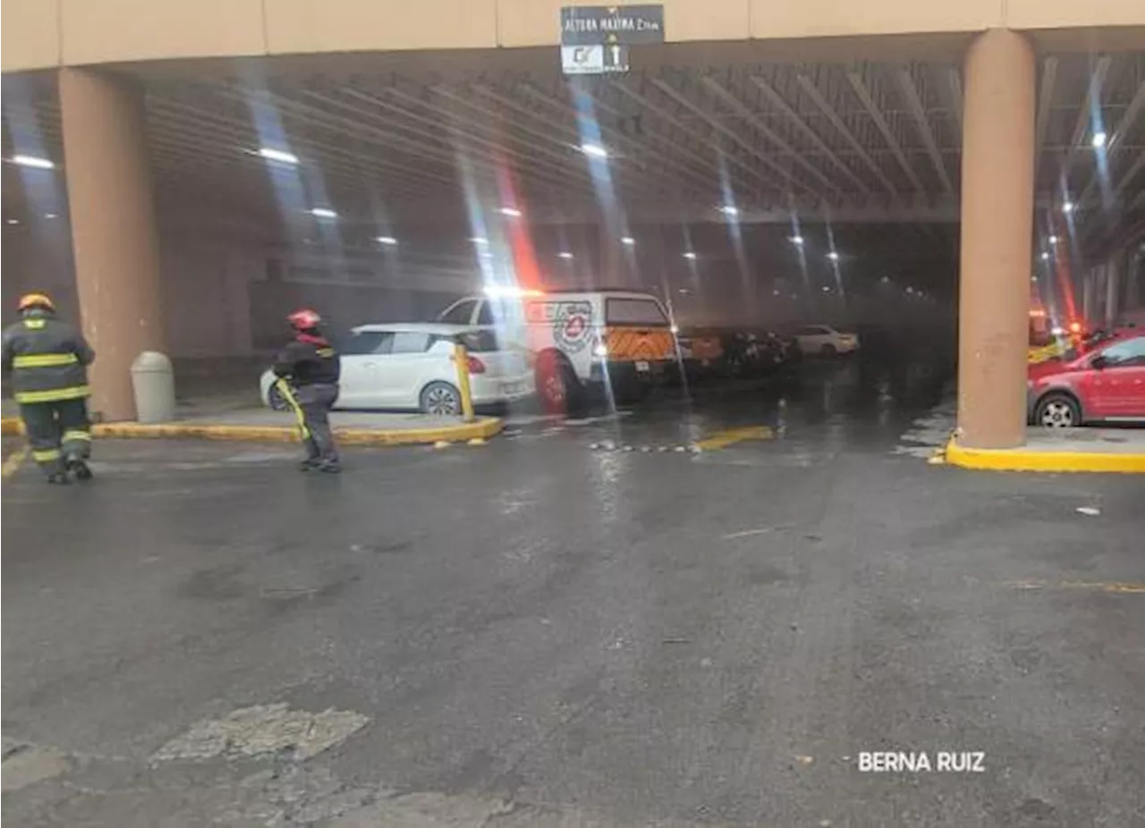 Incendio en Plaza Comercial de Monterrey causa Evacuación de 1200 Personas