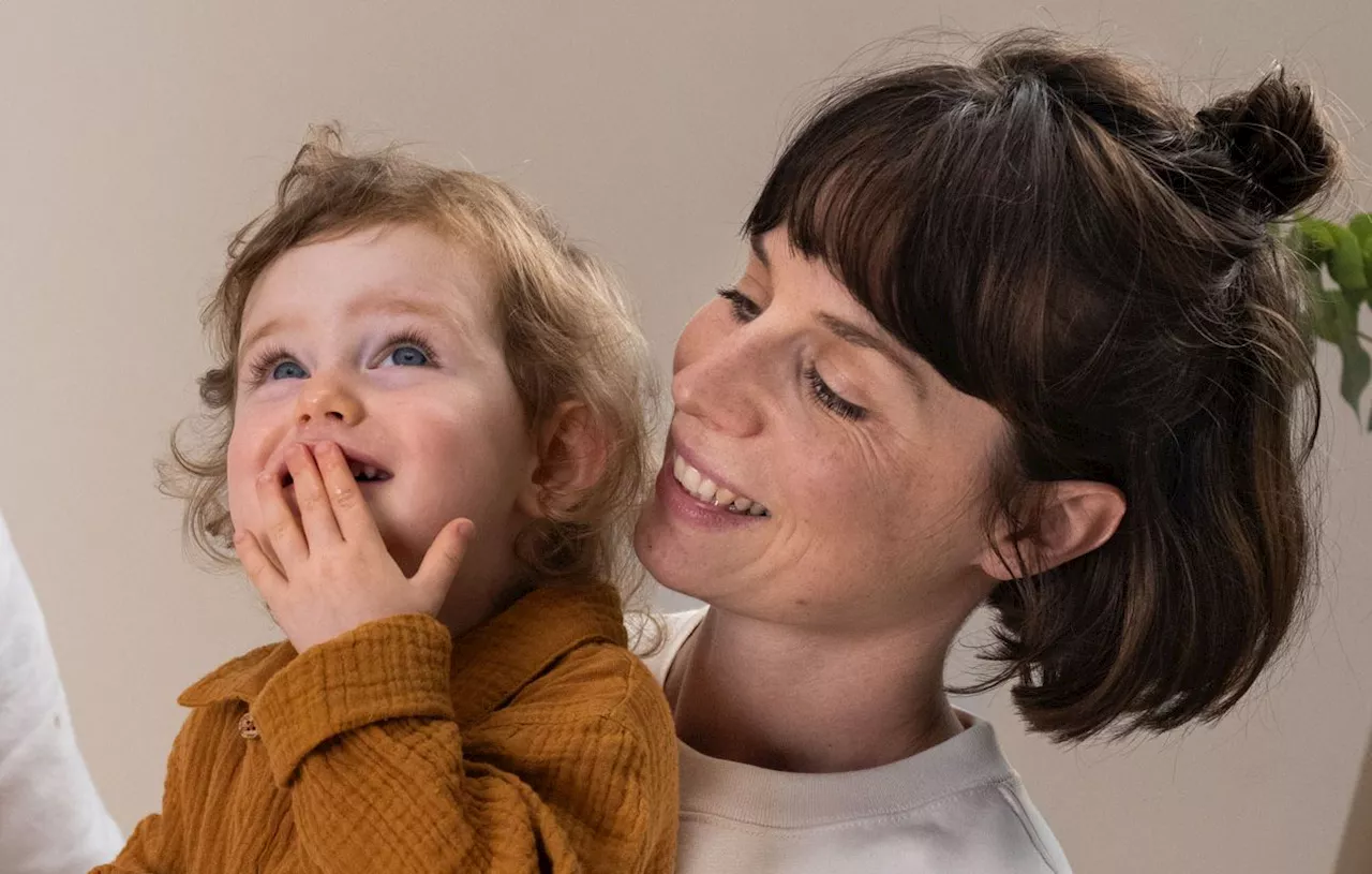 J'attends un enfant et J’élève mon enfant : Deux Bibles de la parentalité se modernisent