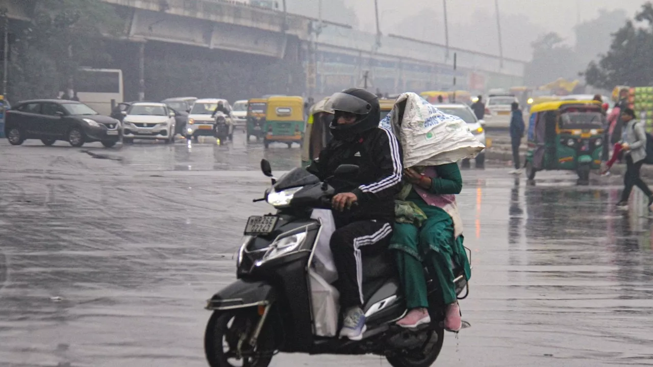 दिल्ली-NCR में बारिश के बाद कोहरे का अटैक, आज फिर कई इलाकों में बूंदाबांदी के आसार