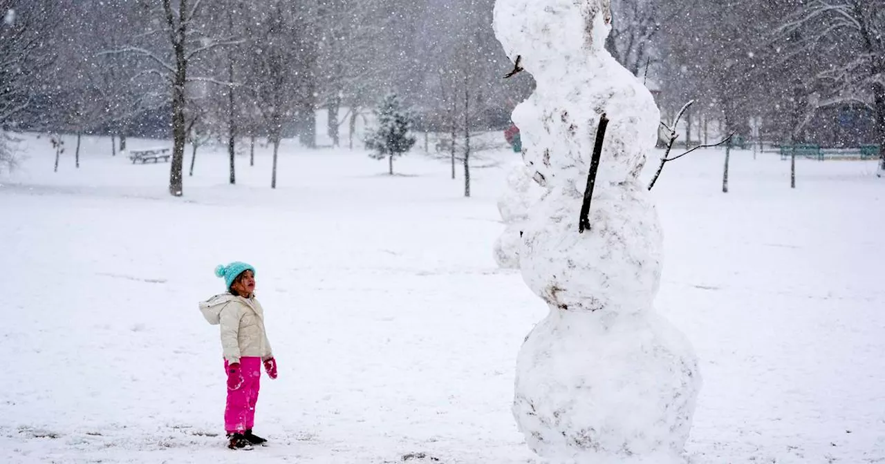 Powerful winter storm that dumped snow in US South maintains its icy grip