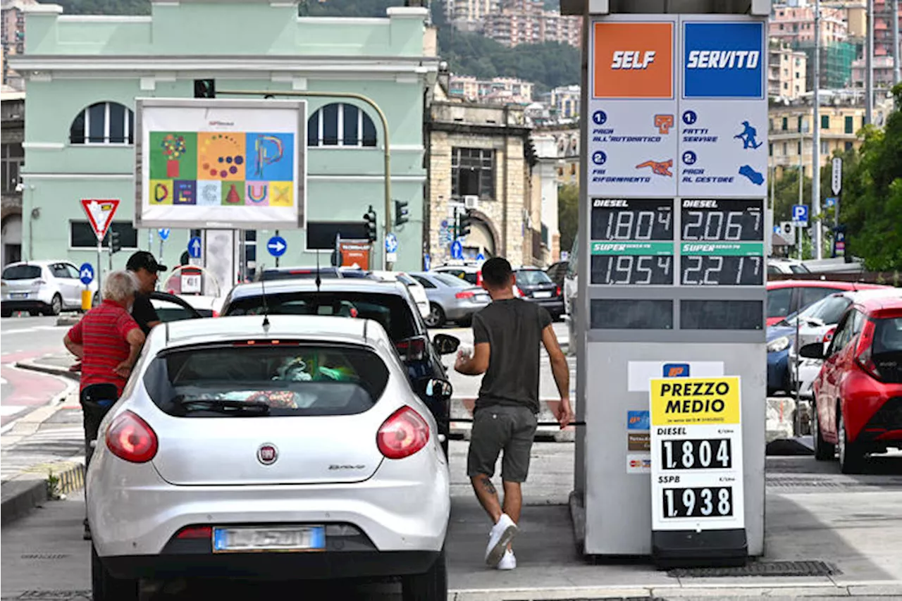 'Distributori non comunicano bene i prezzi benzina al Mimit'