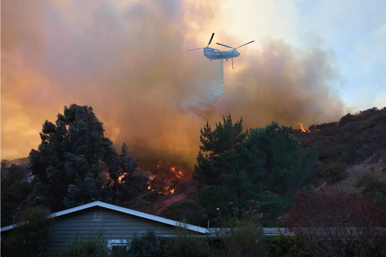 Incendi a Los Angeles, il bilancio dei morti sale a 16