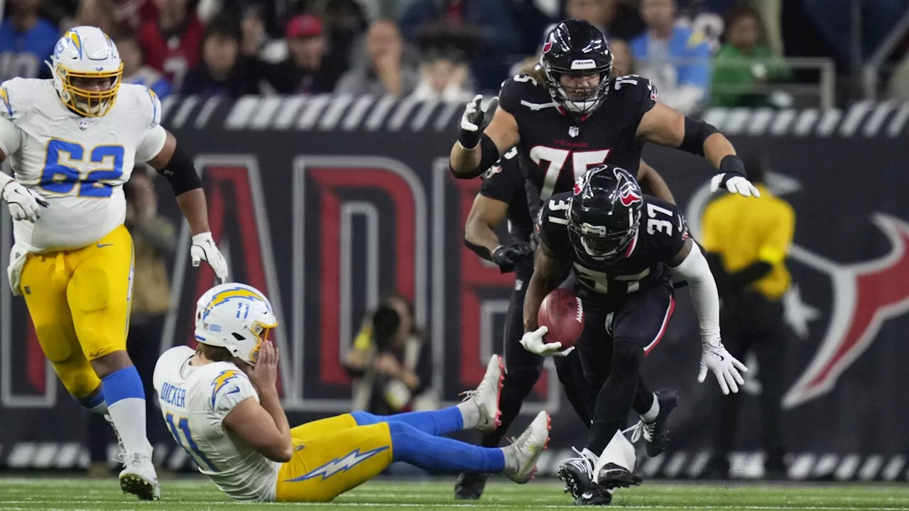 Texans get 2 points on blocked extra point return vs. Chargers, 1st in NFL playoff history