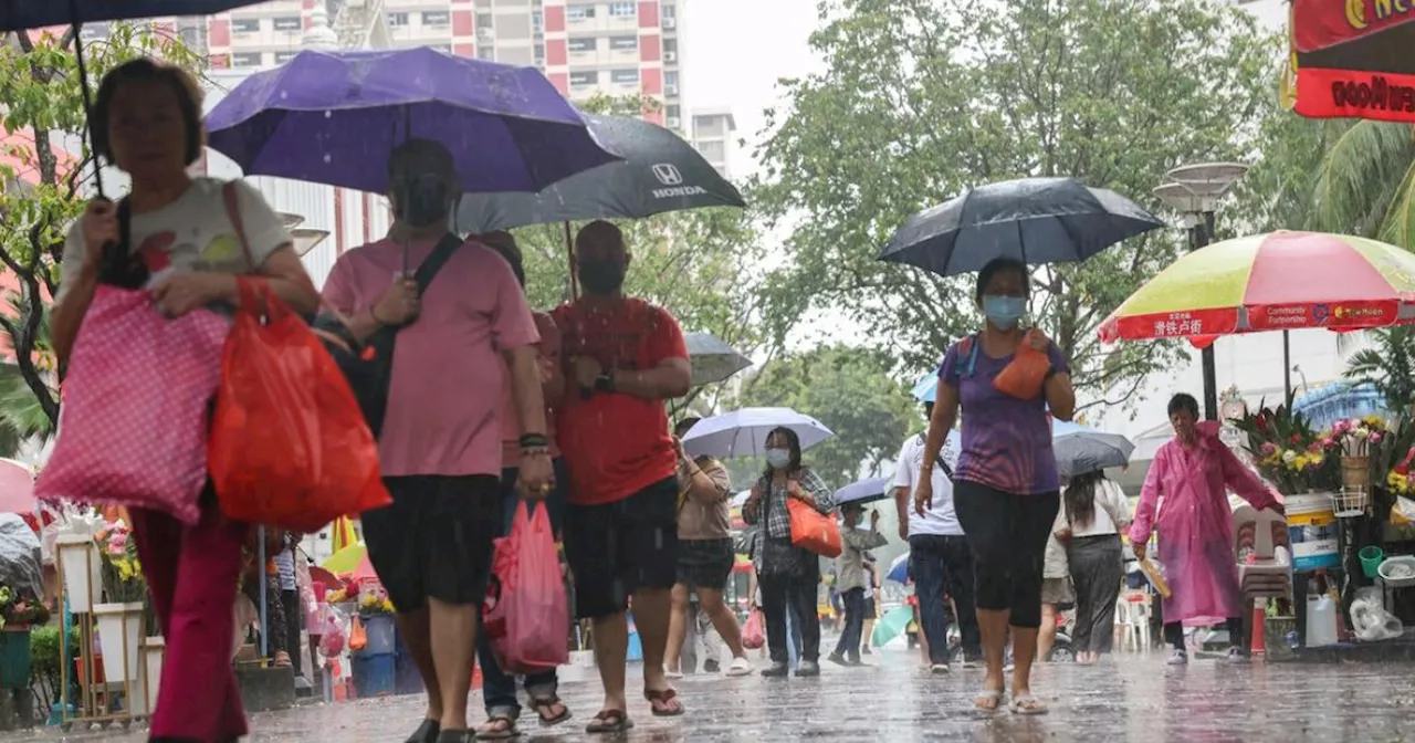 Heavy Rain Disrupts Weekend Plans in Singapore