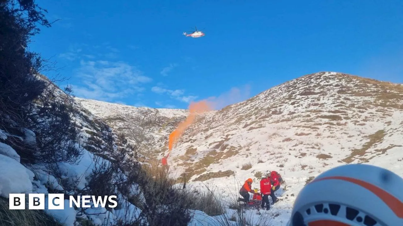 Edale: Injured walker's mountain rescue hampered by parked cars