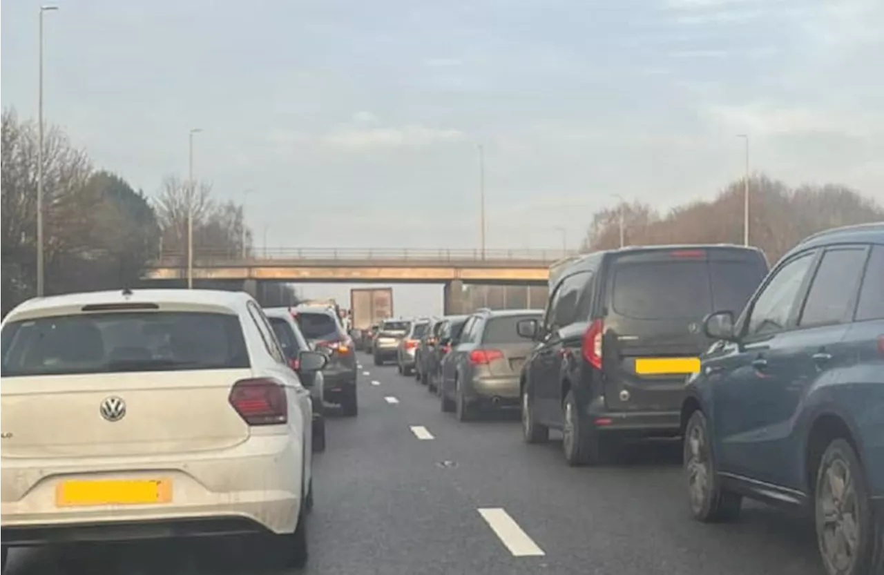 M6 shut both ways between Leyland and Chorley as air ambulance attends serious crash