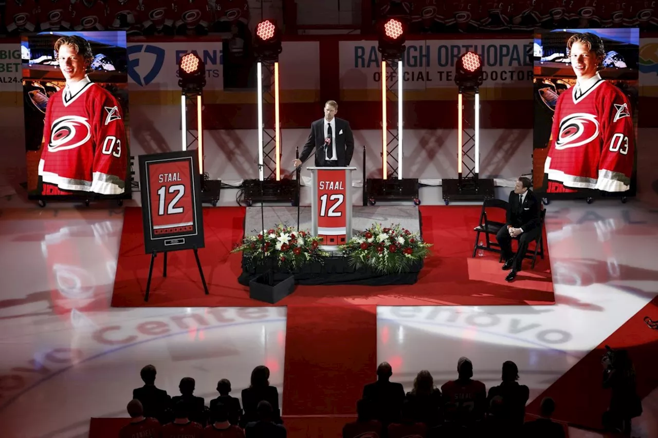 The Hurricanes retire Eric Staal's jersey in pregame ceremony