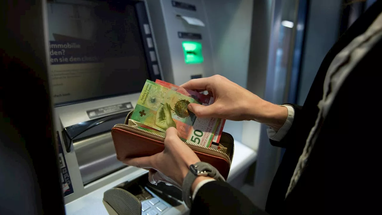 Bargeld-Abbau an Bahnhöfen: Sicherheitsbedenken und gesellschaftliche Trends