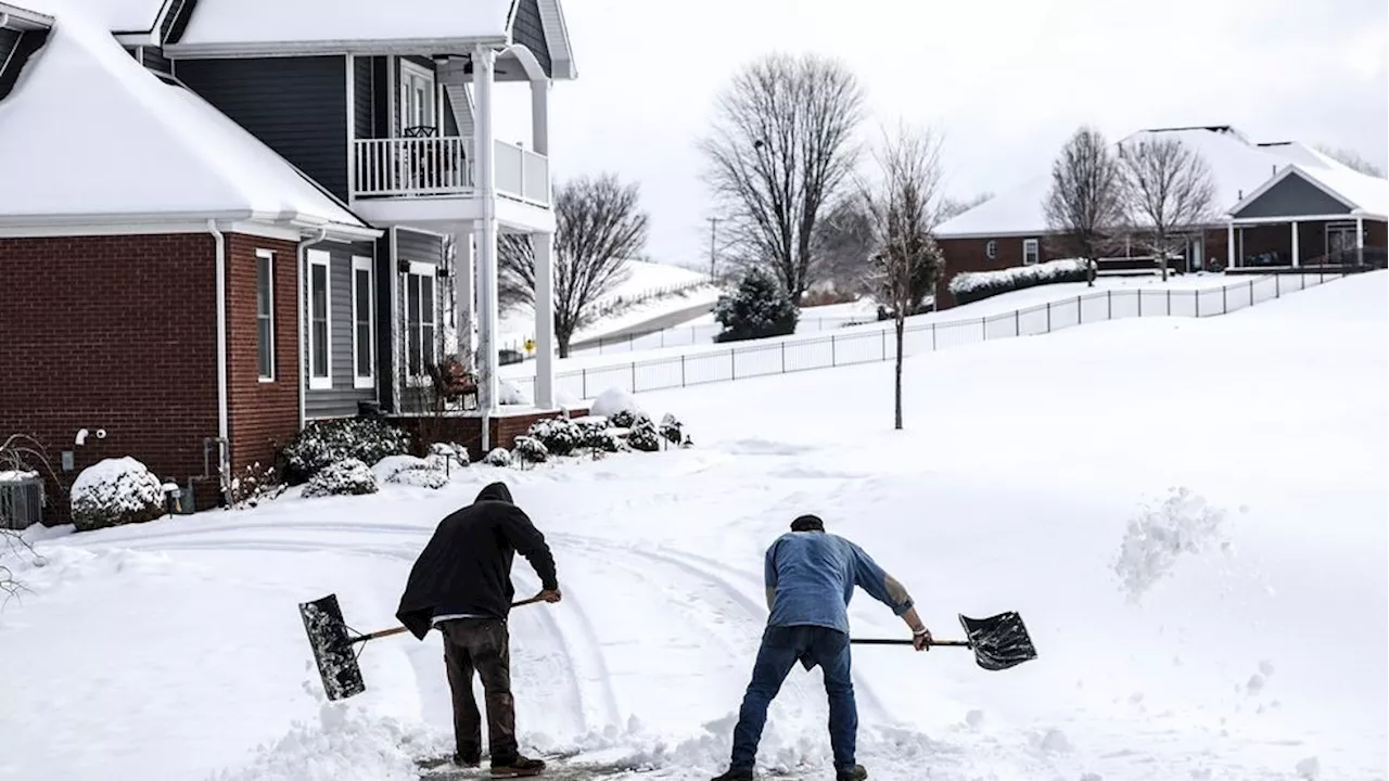 South Slowly Thaws After Winter Storm