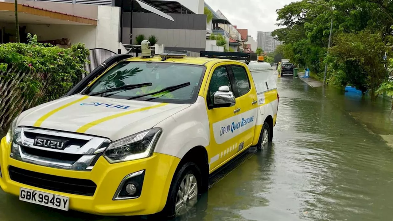 Heavy Rain and High Tide Cause Flooding in Singapore