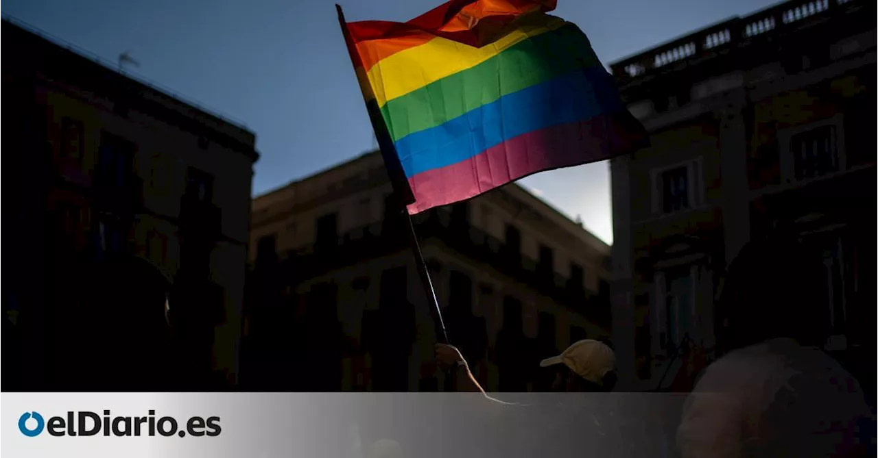 Denuncian que el cura de un pueblo de Segovia niega la comunión a dos parejas gays tras consultarlo con el obispo