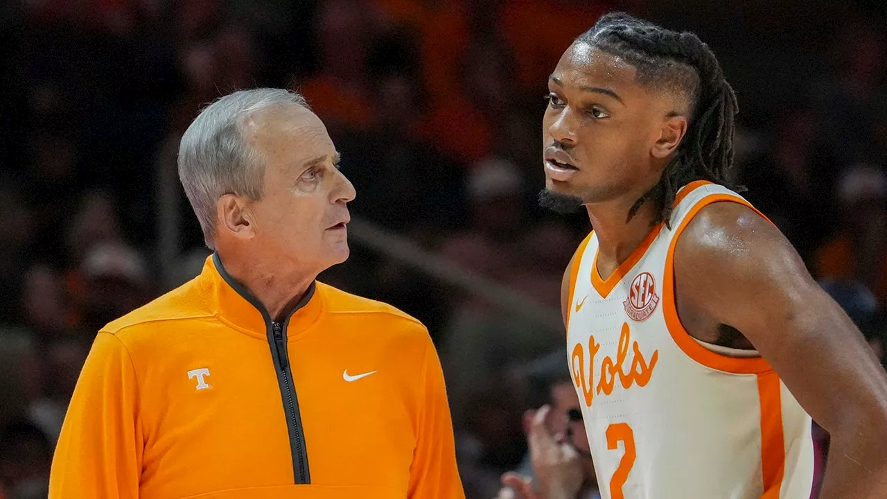 Tennessee Coach Rick Barnes Benches Leading Scorer for Not Shooting