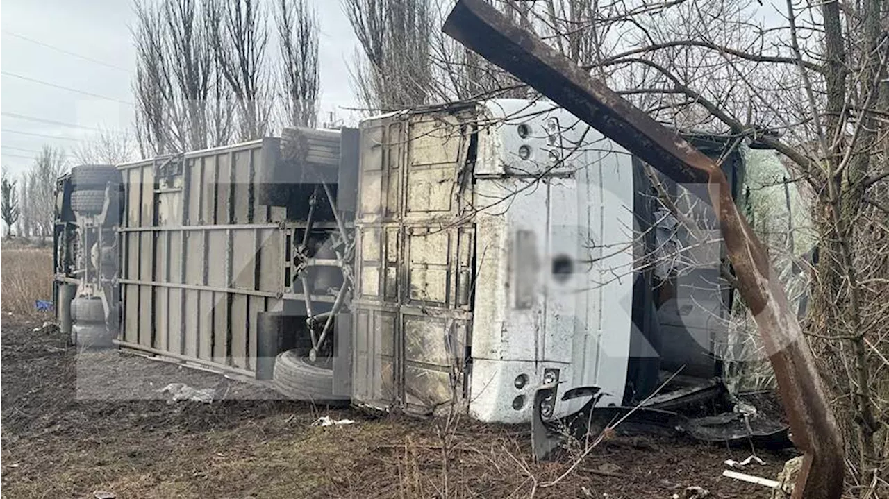 Три человека погибли и 27 пострадали в аварии с автобусом в ДНР