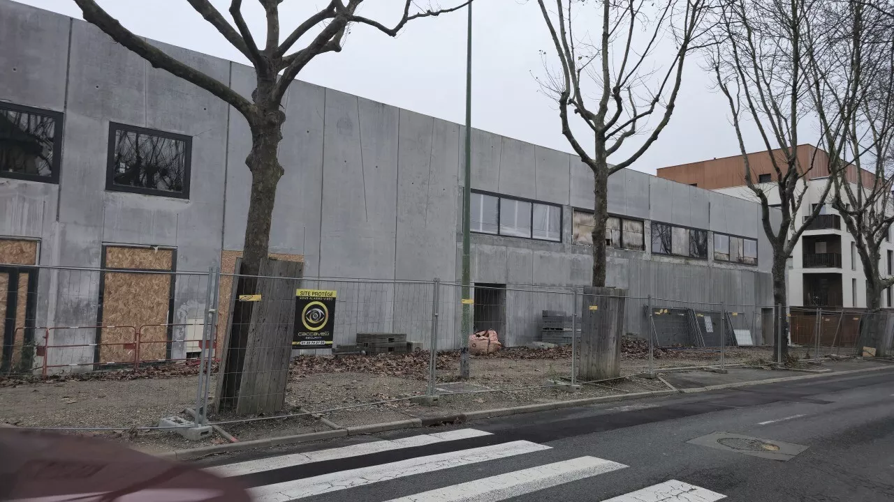 Le chantier de ce gymnase dans les Yvelines est à l’arrêt depuis juin 2023