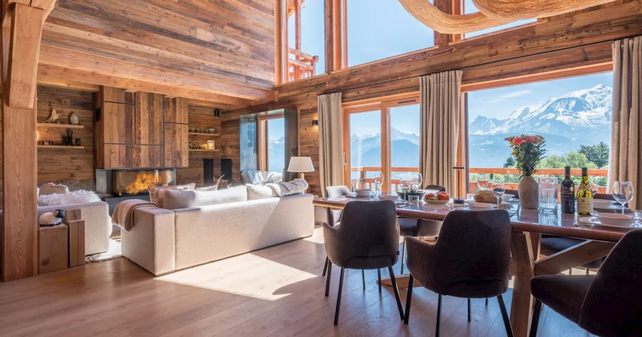 Dans les Alpes, ce chalet moderne est l’adresse idéale pour des vacances au ski