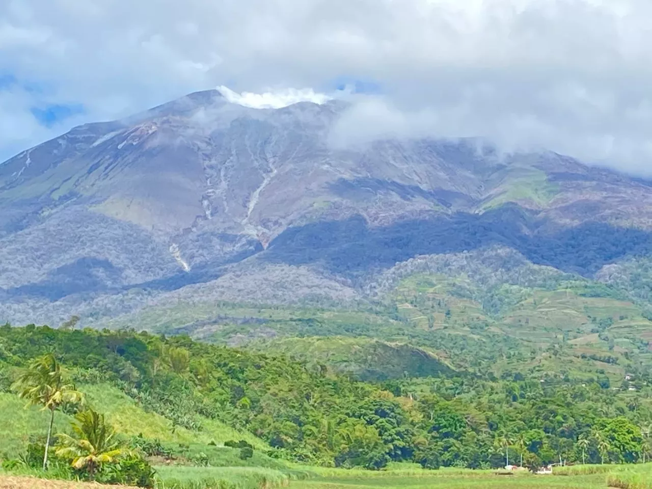 Canlaon City Prepares for Potential Kanlaon Eruption