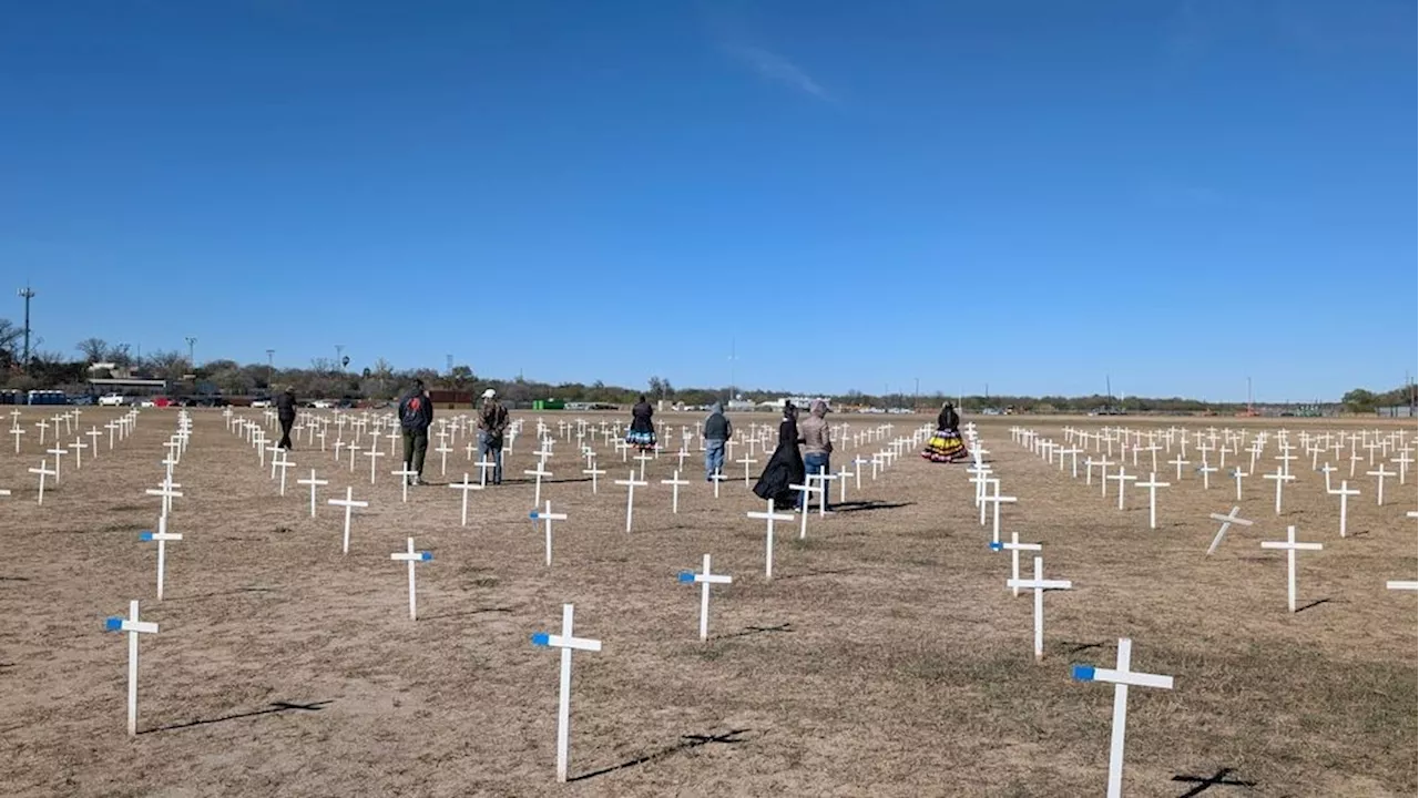 Touching Tribute to Border Crossing Deaths Closes in Eagle Pass