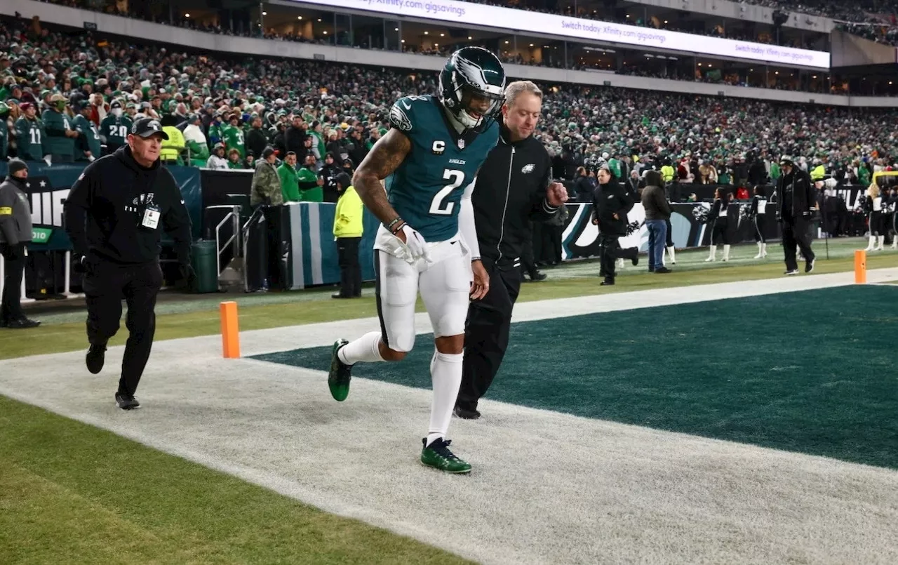 Eagles lost two starters with injuries in second quarter vs. Packers| Will they come back ? (UPDATE)