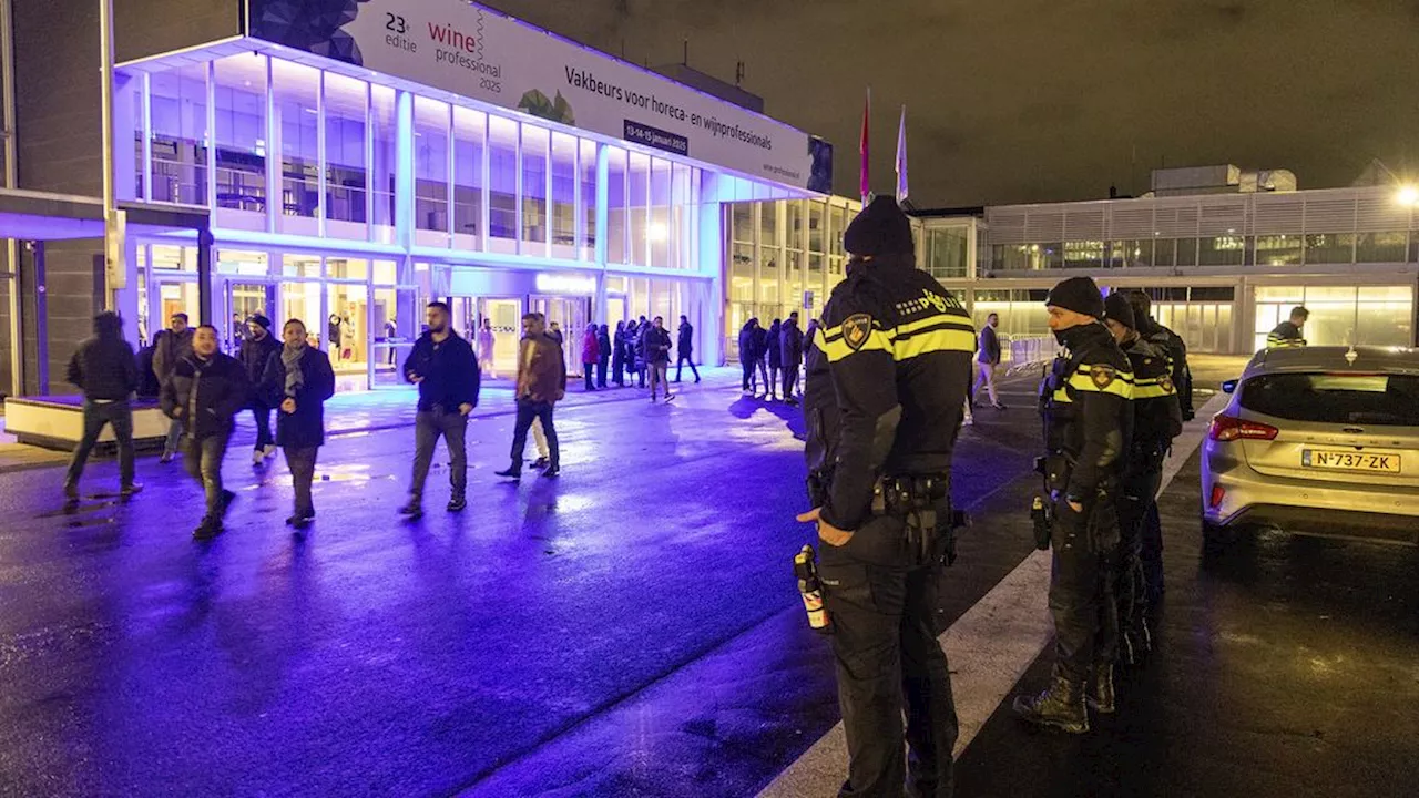 Concert RAI Amsterdam ontruimd, zanger spreekt van bommelding