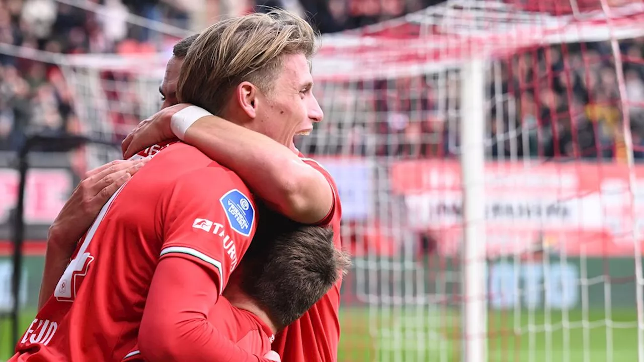 Twente ruim voor tegen Willem II • Hattrick topscorer Steijn, debuut Vennegoor of Hesselink