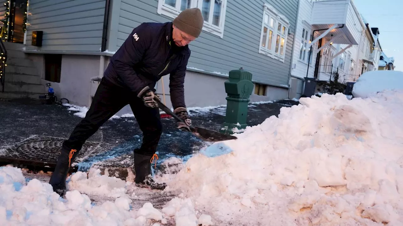 Vestlandet siger snøen - pottetett og flomfare