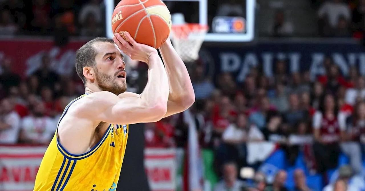 Alba Berlin müht sich zum Sieg bei den Skyliners