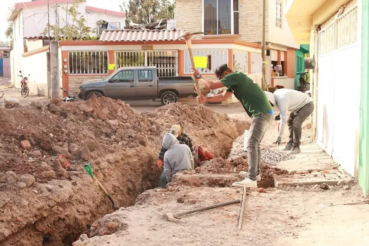 Inicia rehabilitación de drenaje en la comunidad La Luz, Salamanca, para evitar inundaciones