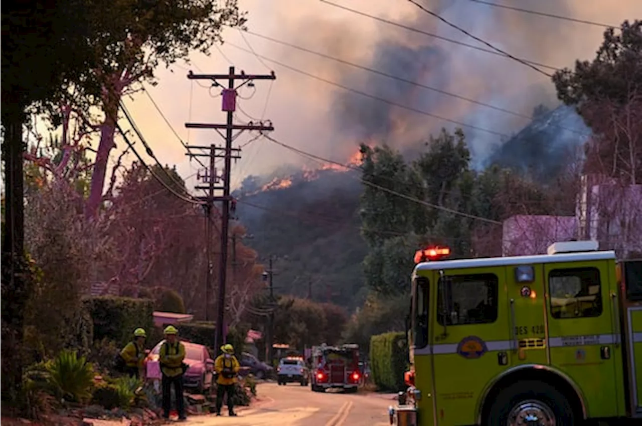 Incendi a Los Angeles: vittime salgono a 13, 13 dispersi e oltre 12.000 strutture distrutte